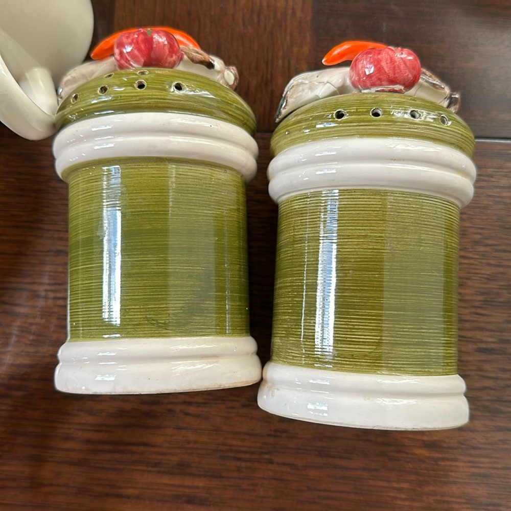 Vintage  Original Arnart Creation Japan Green salt and pepper shakers